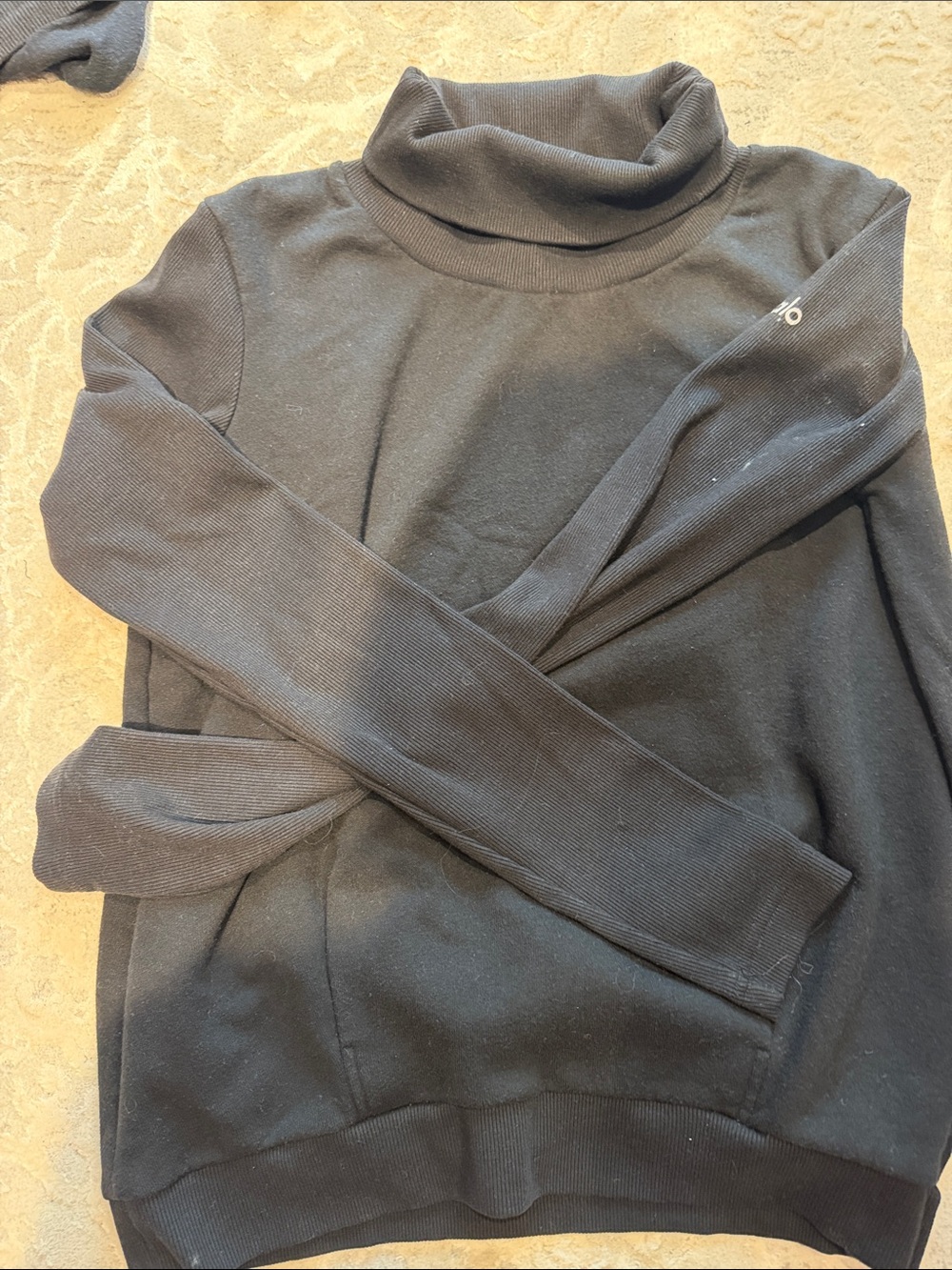 Alo Women’s Black bundle 5 Piece - Picture 2 of 12